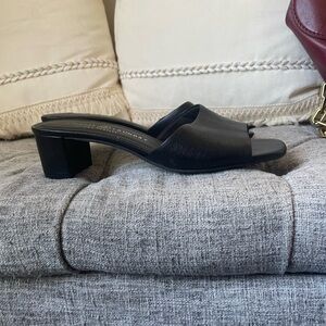 Chinese Laundry Black Women's Mules